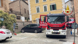 Montecassiano - Divampa incendio in una cucina, ingenti i danni: appartamento inagibile